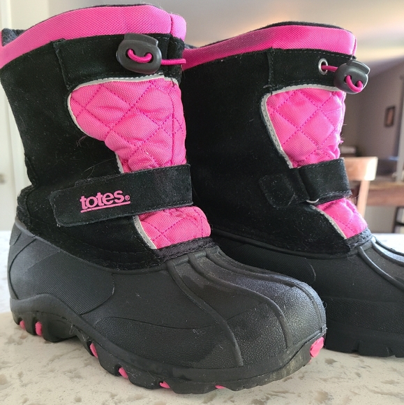 Girls Size 2 Winter Snow Boots 